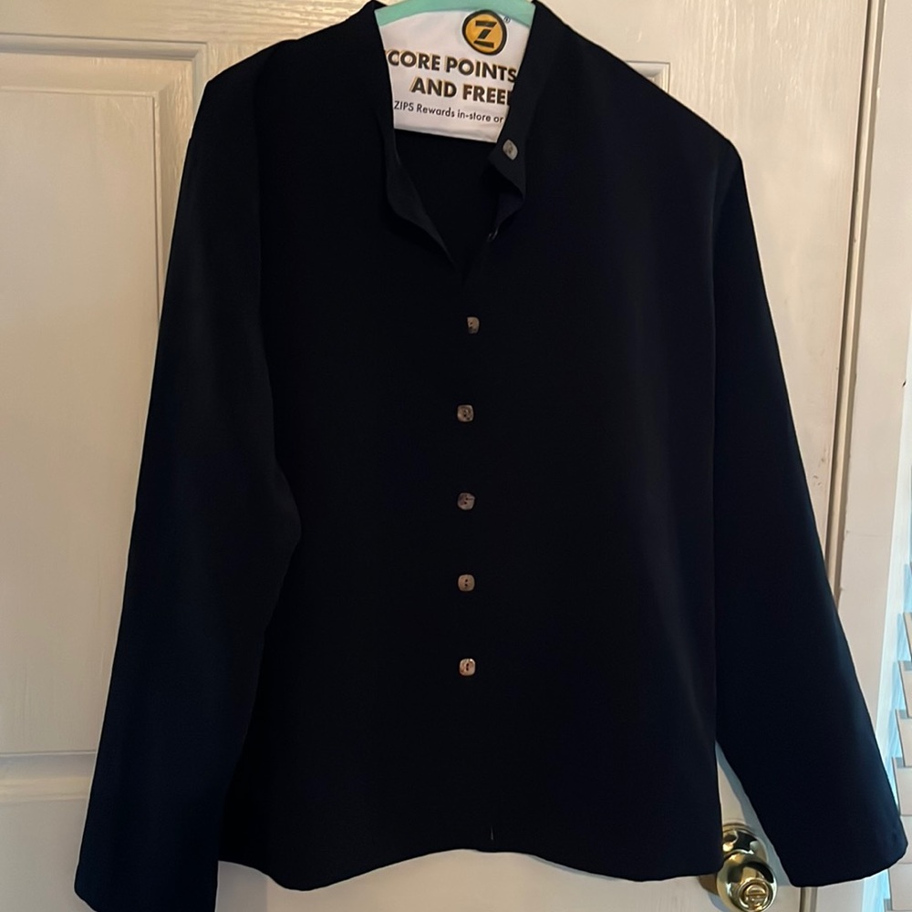 Travelsmith long sleeve mandarin collar blouse